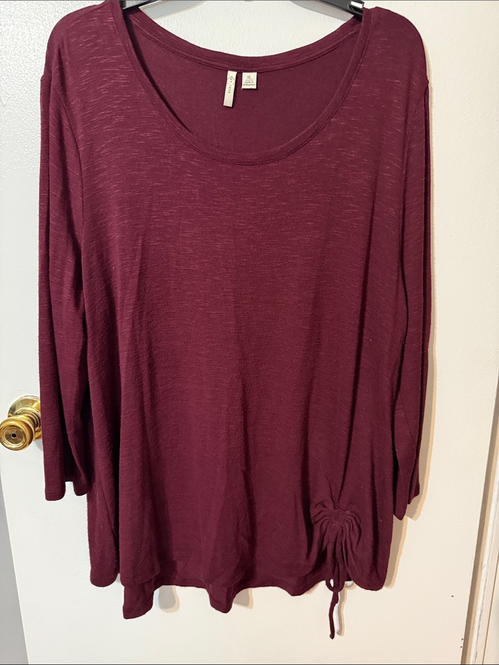 Women's Scoop Neck Long Sleeve Top in Deep Burgundy